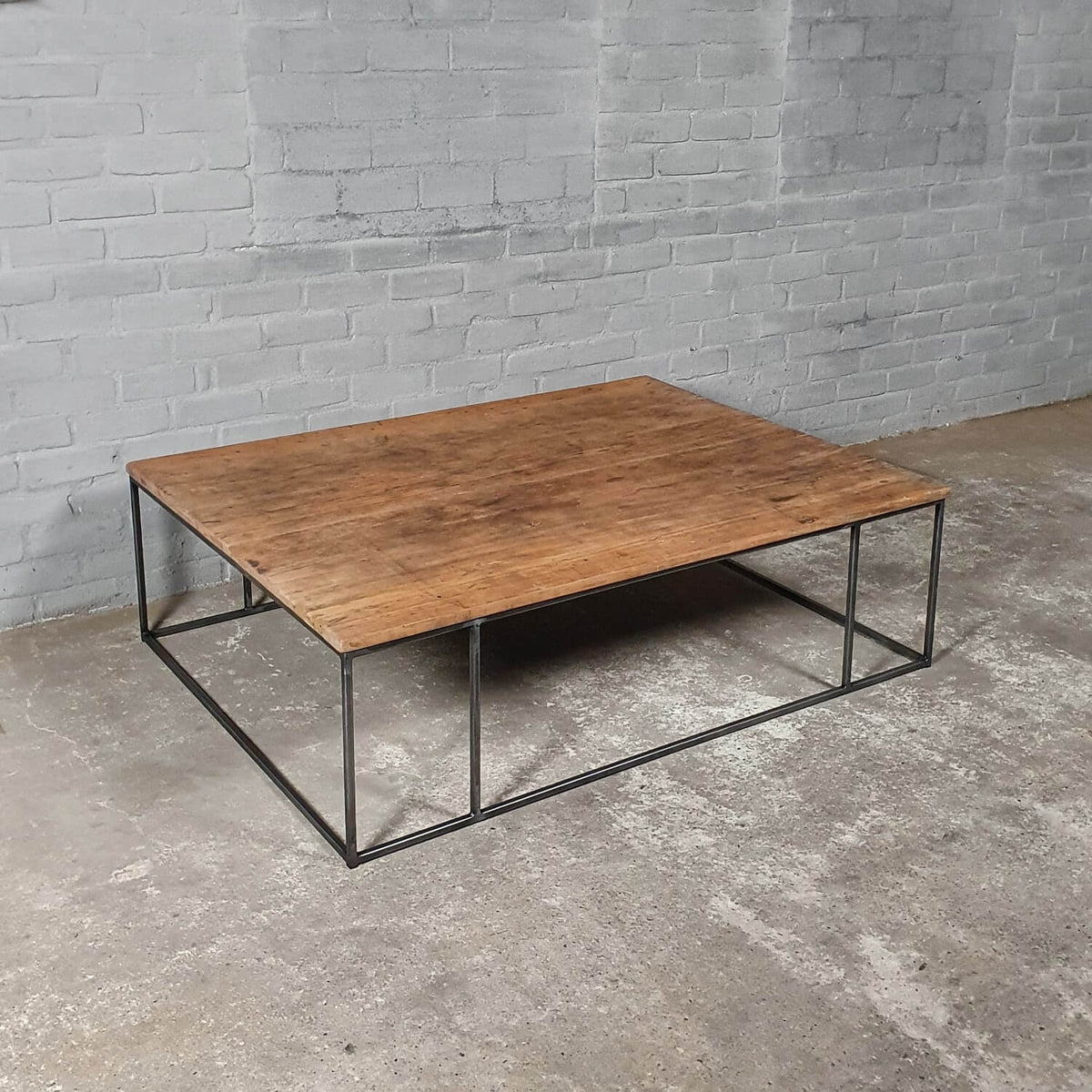 Couchtisch Industrie design aus Hartholz und Stahl – IND770
