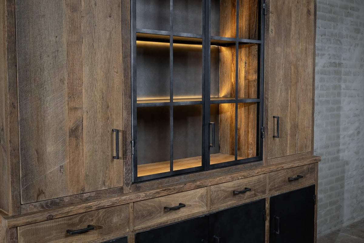 Eiche Buffetschrank im Landhausstil mit Türen und Glasvitrine – K004