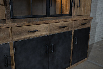 Eiche Buffetschrank im Landhausstil mit Türen und Glasvitrine – K004