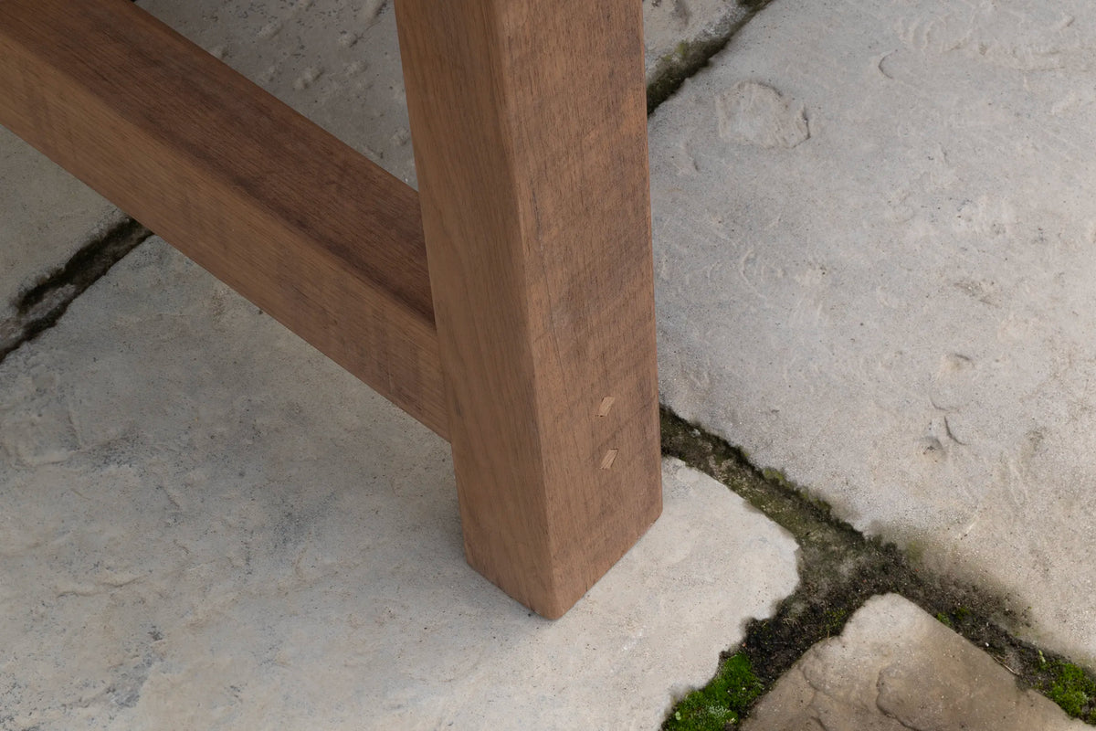 Gartentisch aus Holz – Tischplatte 6cm stark – Klostertisch – T22