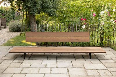 Moderne Gartenbank aus Holz mit Eisenuntergestell – TB01