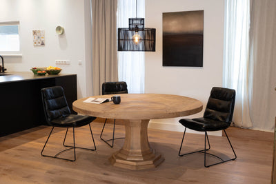 Overzichtsfoto van Orléans ronde eettafel in stijlvolle woonkamer - Eettafel op maat verkrijgbaar