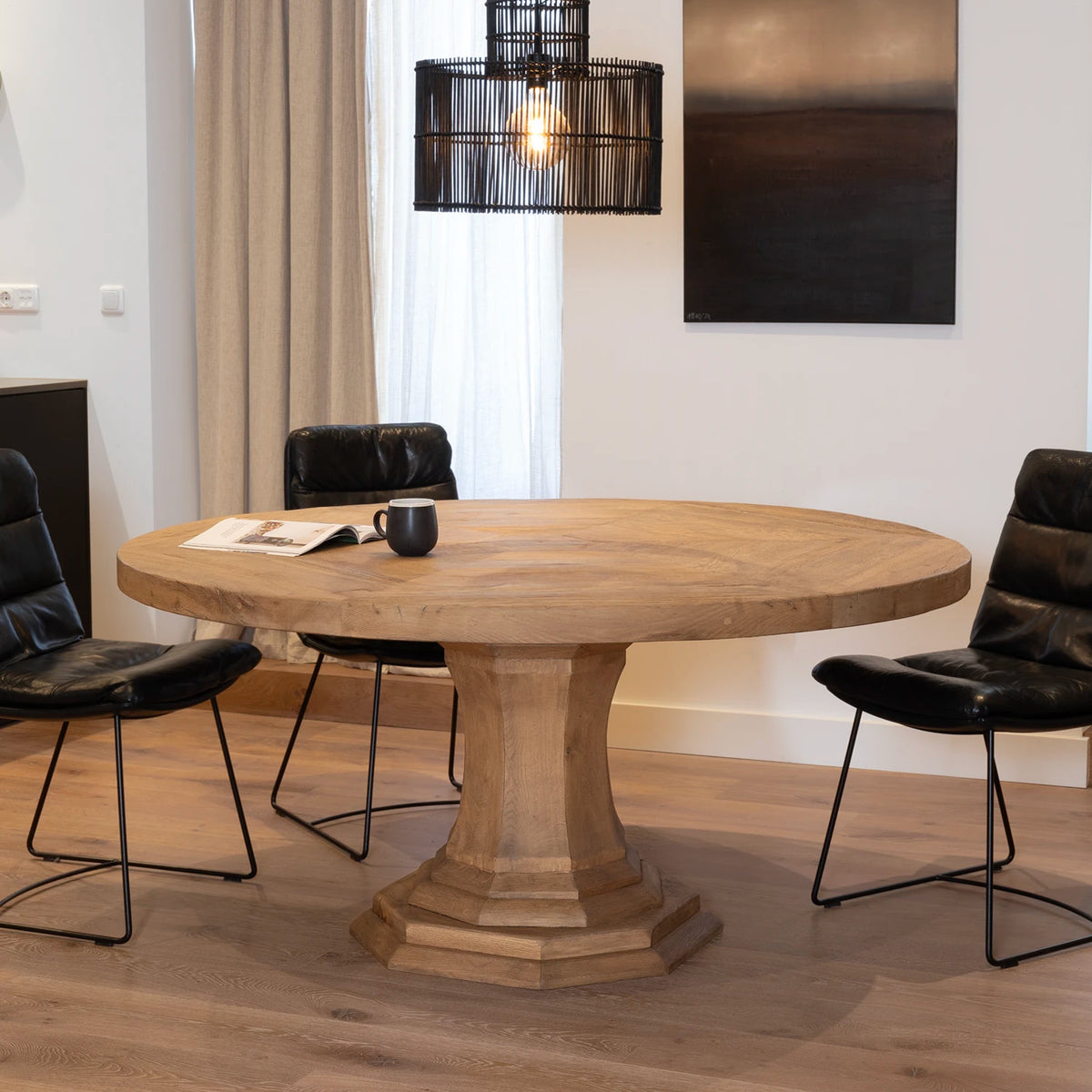 Header van Orléans ronde eettafel in stijlvolle woonkamer - Eettafel op maat verkrijgbaar