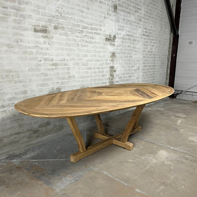 Ovale eettafel Deco gemaakt van oud eikenhout met visgraatpatroon
