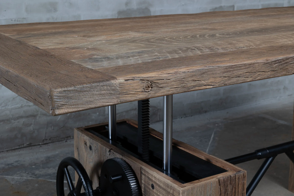 In hoogte verstelbare salontafel met wieltjes closeup