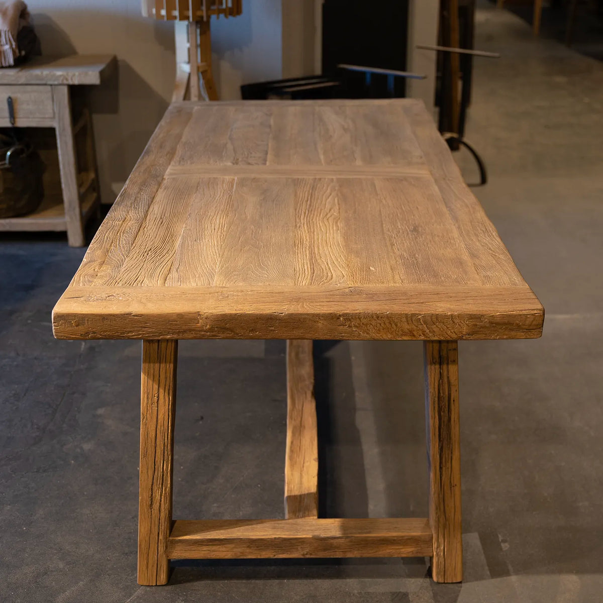 Salzburg kloostertafel op voorraad verkrijgbaar