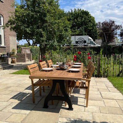 Industrie Design Gartentisch mit Tischbeine aus Gusseisen und Tischplatte aus Teakholz – T12