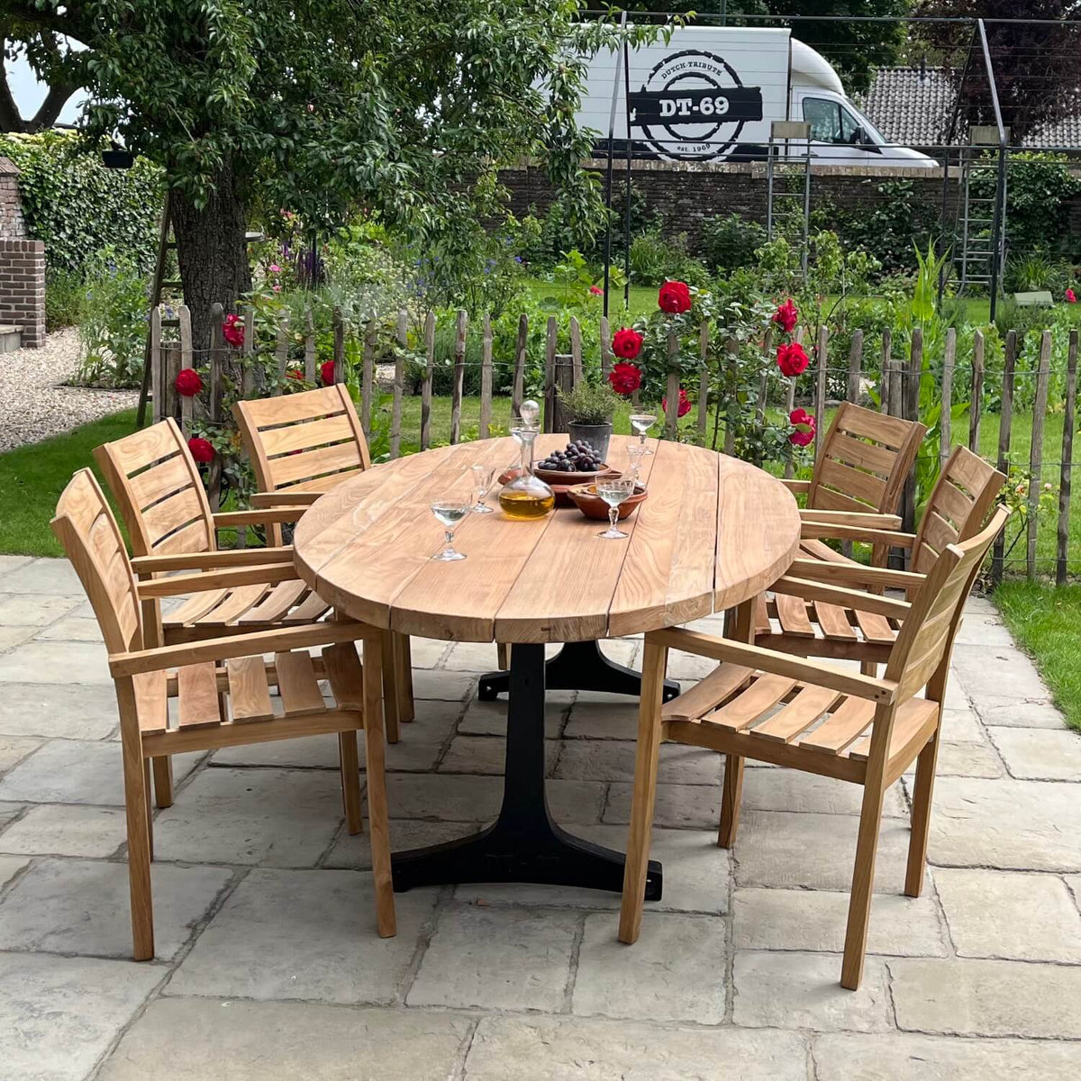 Industrie design ovaler Gartentisch aus Teakholz mit Tischbeinen aus Eisen – T14