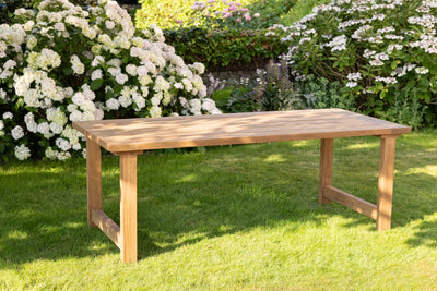 Gartentisch aus Holz – Tischplatte 4cm stark – Klostertisch – T23