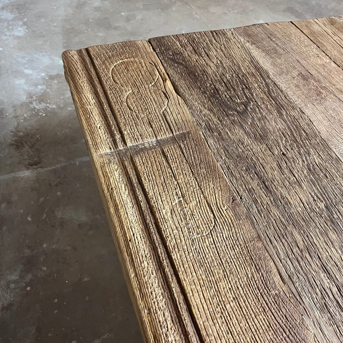 Esstisch höhenverstellbar industrie Design – Tischplatte aus alter Eiche – Limited Edition