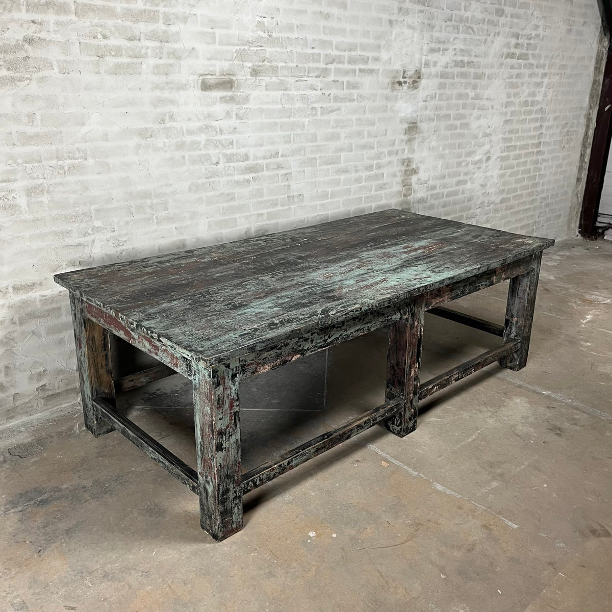 Große Vintage-Werkbank mit blau-schwarzer Patina – Top082