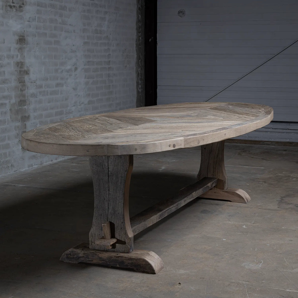 Alte Eiche Klostertisch oval – Annecy Landhausstil – H034