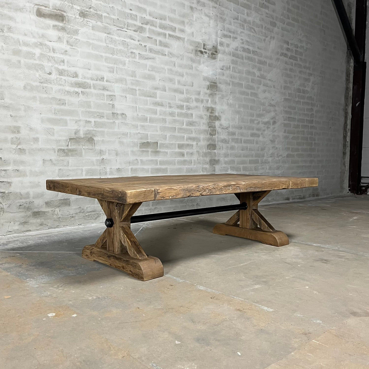 Couchtisch im Landhausstil Grindelwald – robuste alte Eiche – Z006-S