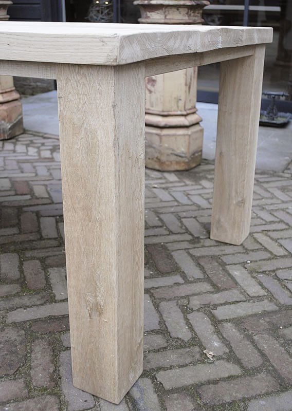Esstisch aus Eichenholz mit Blockbeinen – G006