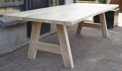 Esstisch in Skandinavischer design aus rustikaler Eiche – G019