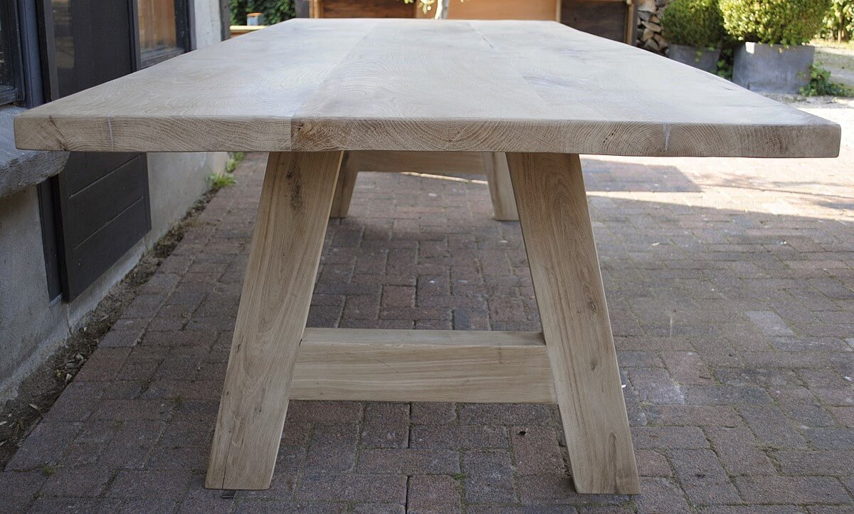 Esstisch in Skandinavischer design aus rustikaler Eiche – G019
