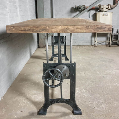 Höhenverstellbare Industrie Design Tisch – Alter Eiche – IND736