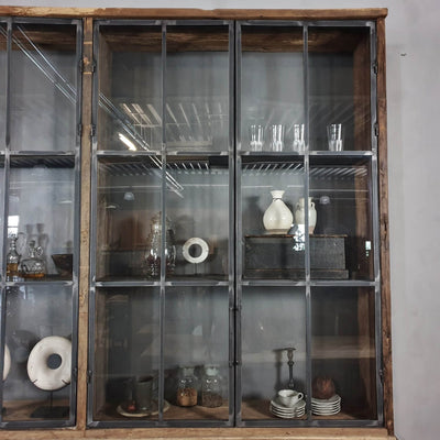 Großer industriedesign schrank aus Eiche mit Stahlschiebetüren – D003