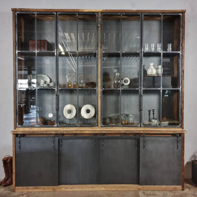 industriele-kast-oud-eiken-met stalen-schuif-deuren-stalen-deuren-met-glas