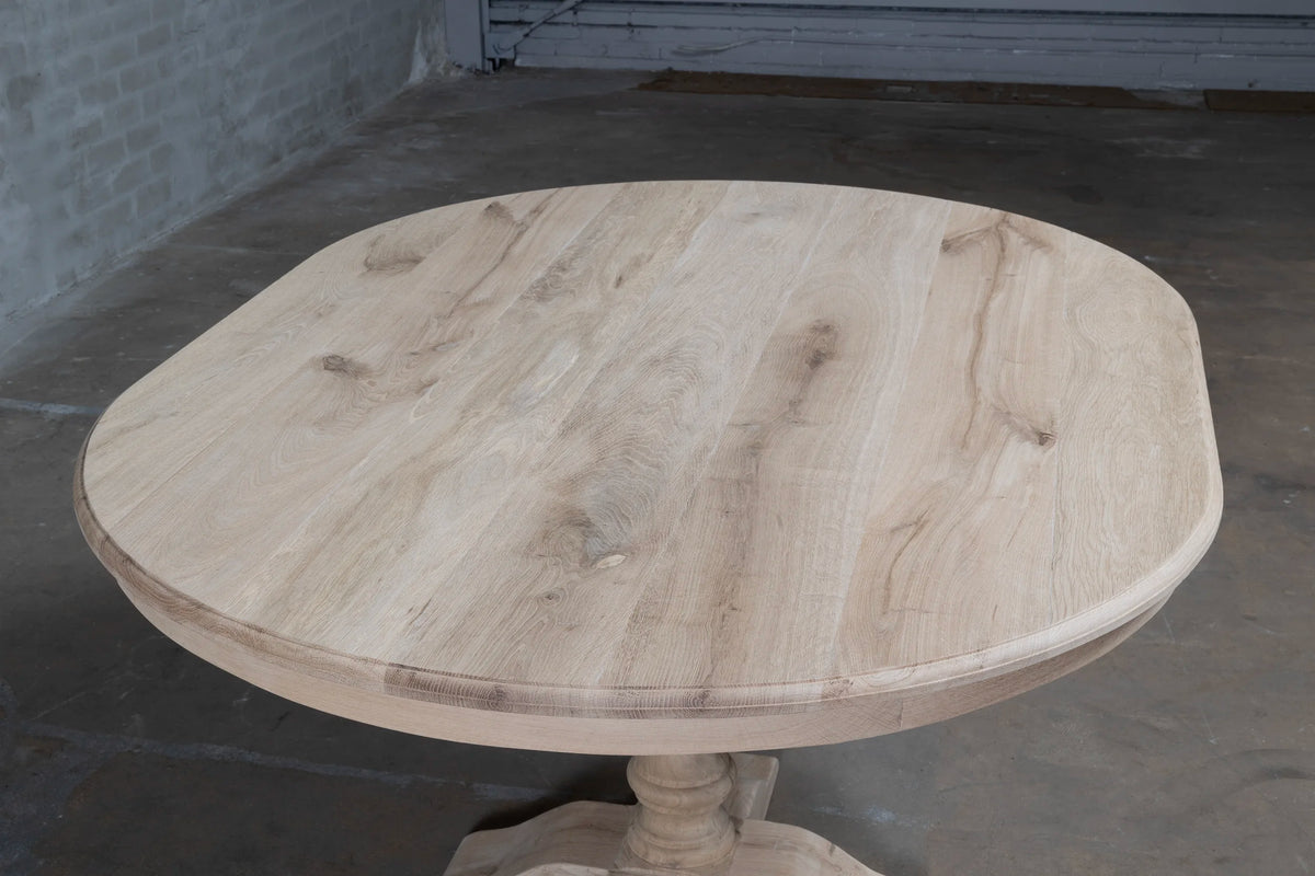 Closeup tafelblad van landelijk ovale eettafel G024