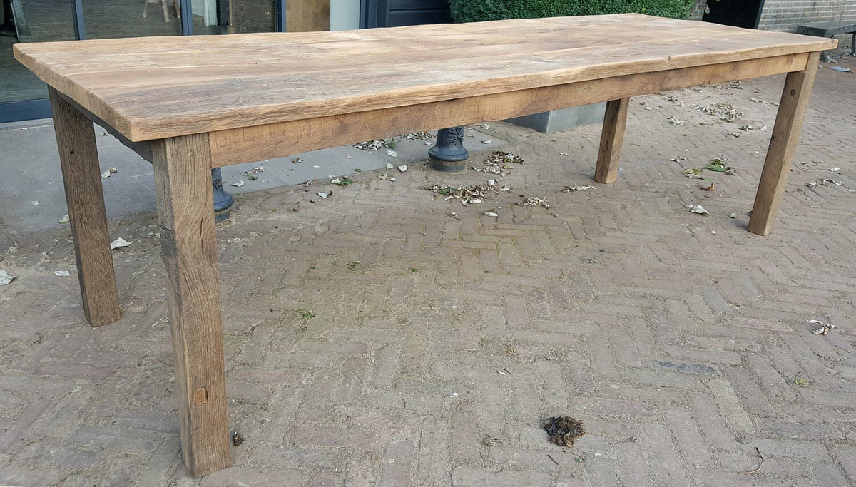 Rustikaler Bauernhoftisch ‘Alain’ handgefertigt aus massiver alter Eiche – Z002