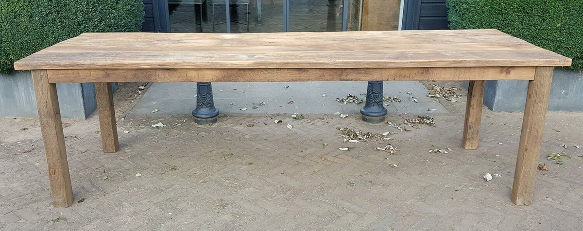 Rustikaler Bauernhoftisch ‘Alain’ handgefertigt aus massiver alter Eiche – Z002