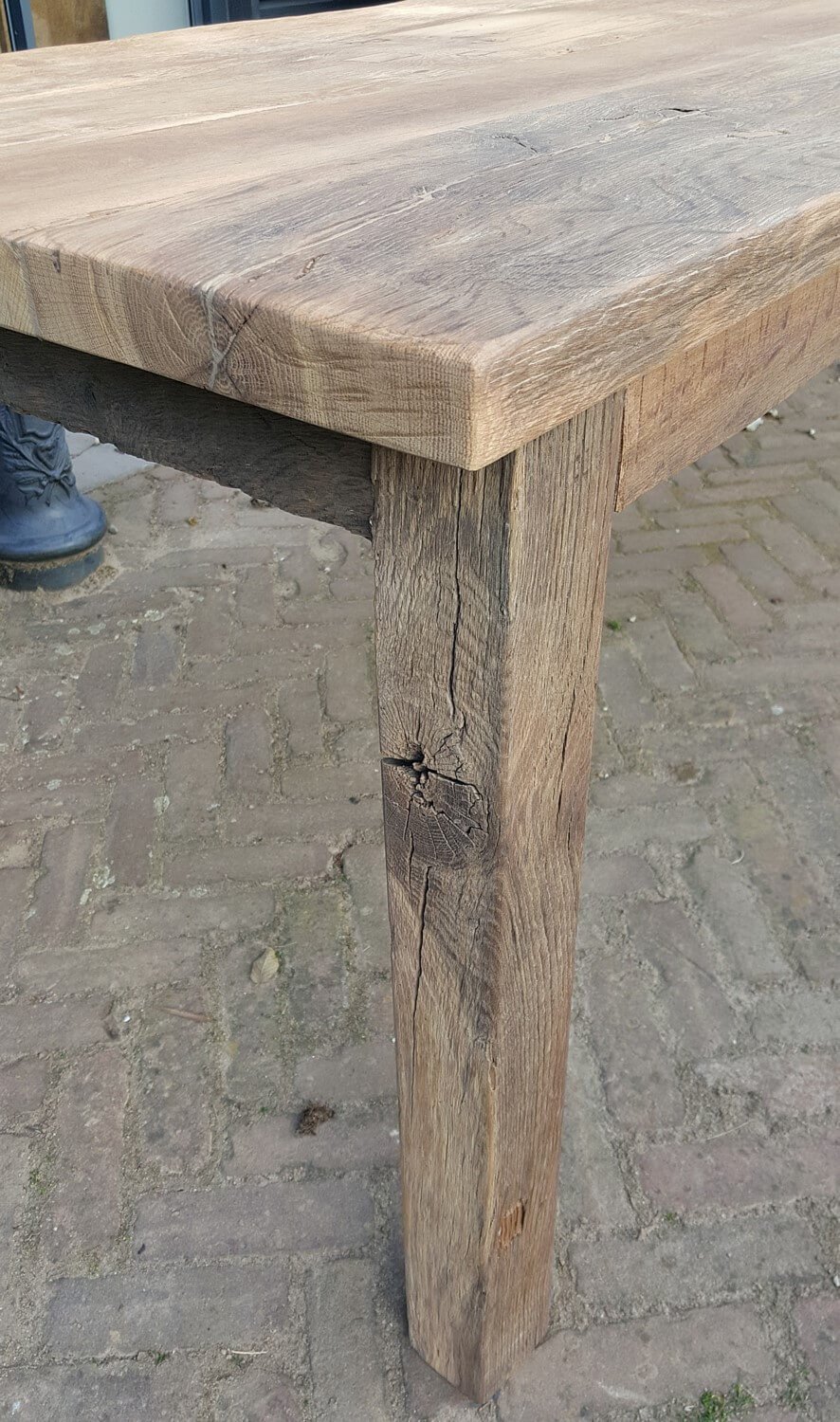 Rustikaler Bauernhoftisch ‘Alain’ handgefertigt aus massiver alter Eiche – Z002