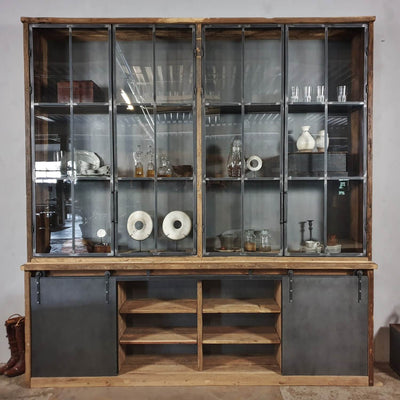 Großer industriedesign schrank aus Eiche mit Stahlschiebetüren – D003