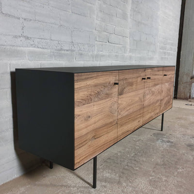 Moderner TV-Schrank und Sideboard – Aus Nussbaumholz und Stahl – D006
