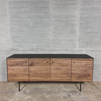 Moderner TV-Schrank und Sideboard – Aus Nussbaumholz und Stahl – D006