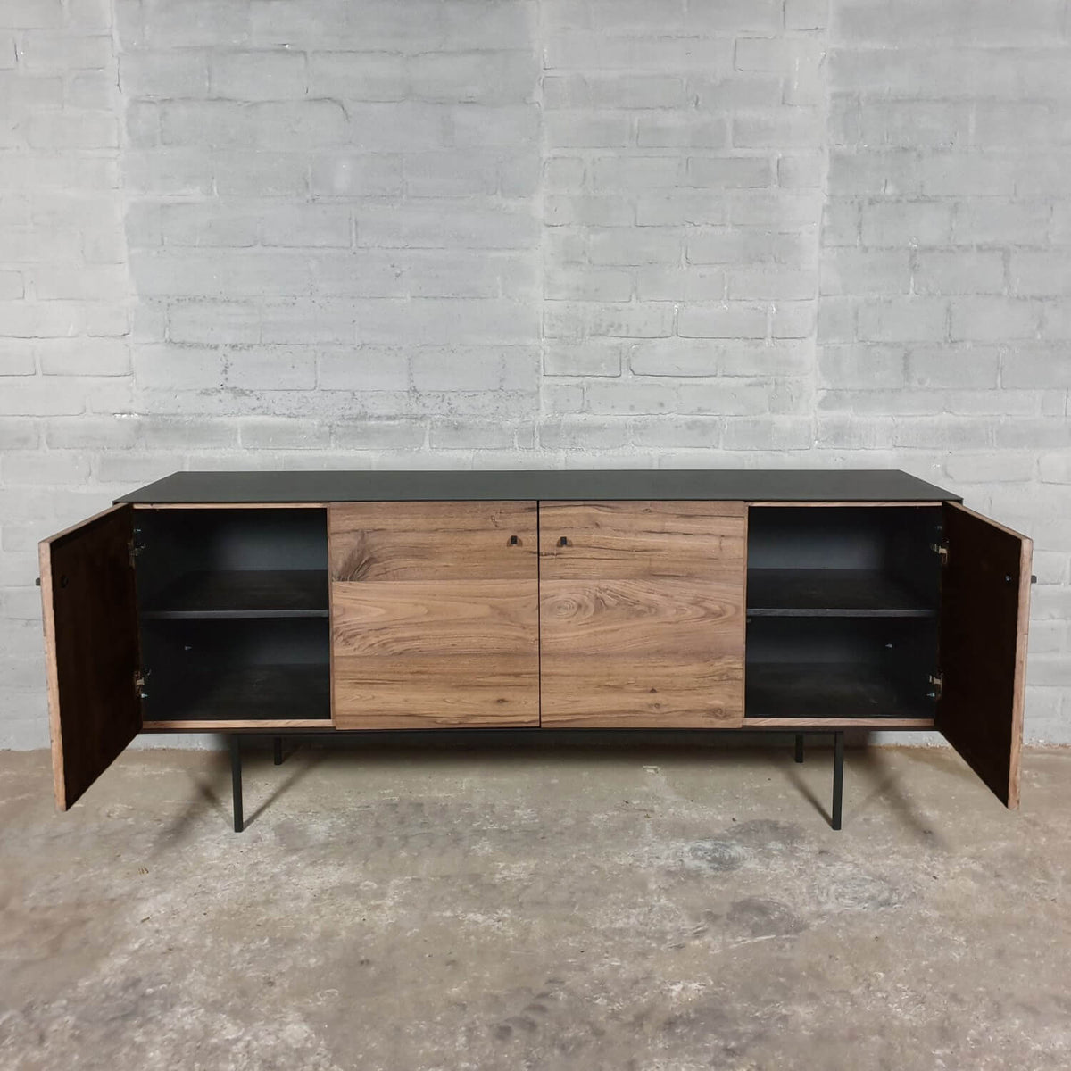 Moderner TV-Schrank und Sideboard – Aus Nussbaumholz und Stahl – D006