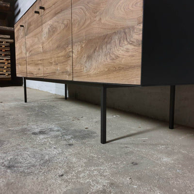 Moderner TV-Schrank und Sideboard – Aus Nussbaumholz und Stahl – D006